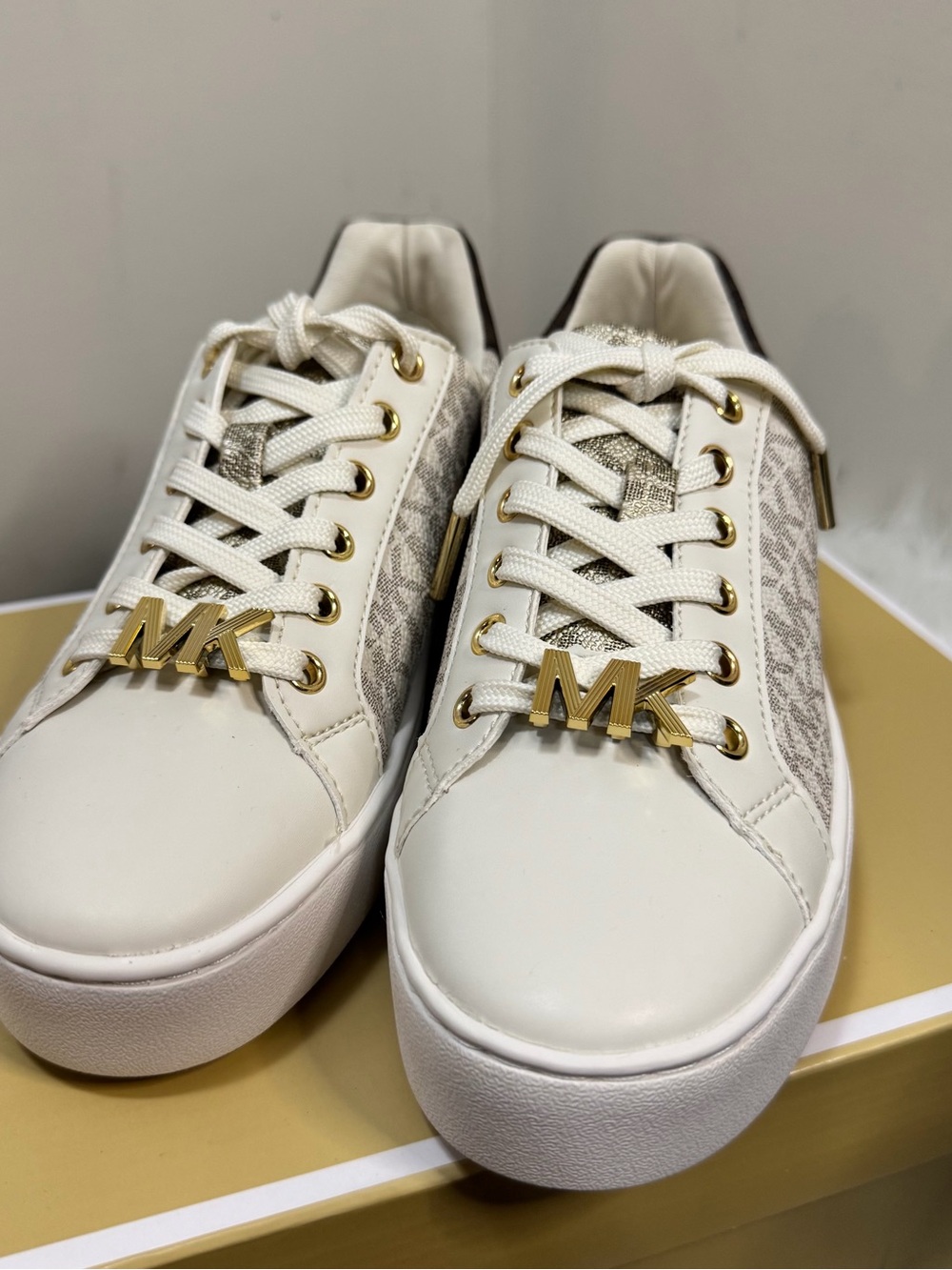 New Michael Kors White Signature Logo Lace-Up Sneakers with Box